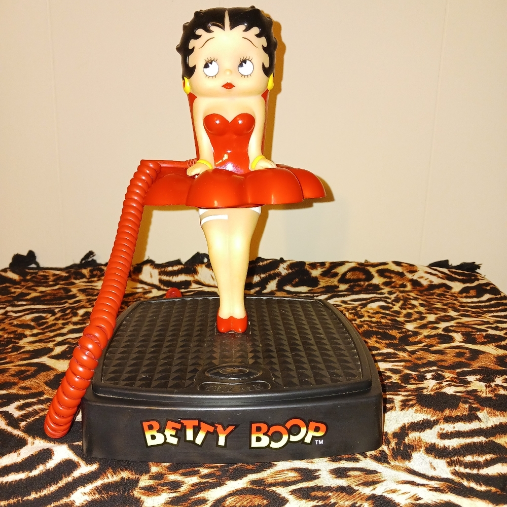 Betty Boop talking corded telephone